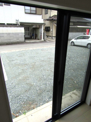 【駐車場】 | 【再生住宅】甲府市国母3丁目 | 駐車場があります