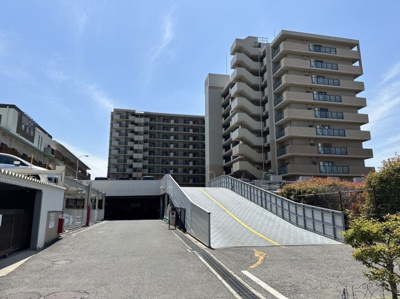 【駐車場】 | アネティス鳳 | 鳳小学校まで約511ｍ！お子様の登下校も安心ですね！