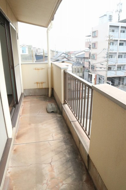 和歌山市松江中３丁目の賃貸マンションのバルコニー
