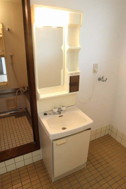 和歌山市松江中３丁目の賃貸マンションの洗面所