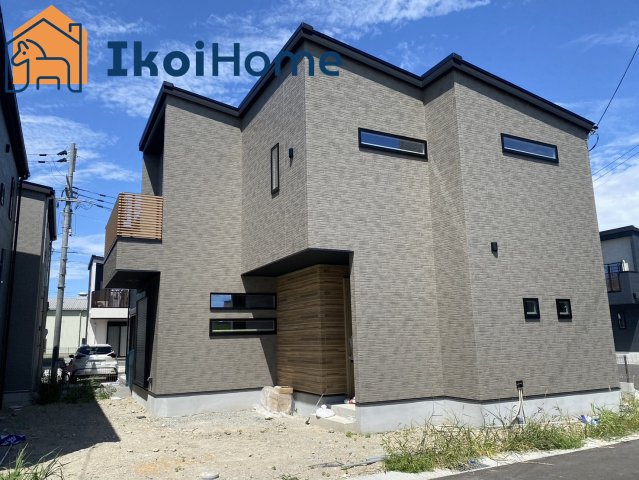 明石市大久保町八木　新築一戸建　２期3号棟のエントランス|弊社独自で毎月５組限定「人気オプション３点パック」カーポート・バルコニー・ウッドデッキを１万円で取付