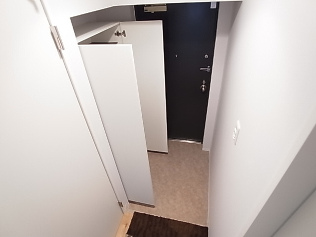 神戸市兵庫区湊町４丁目の賃貸マンションの玄関|シューズボックス付き