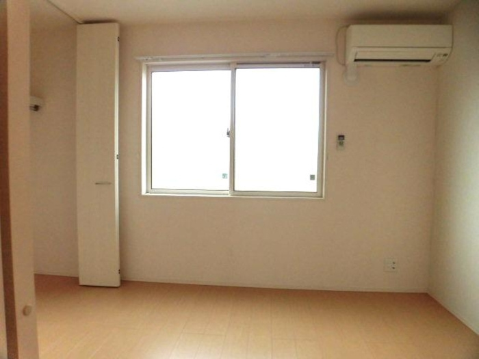 ブライトコート花繰 B棟の洋室|B102 洋室