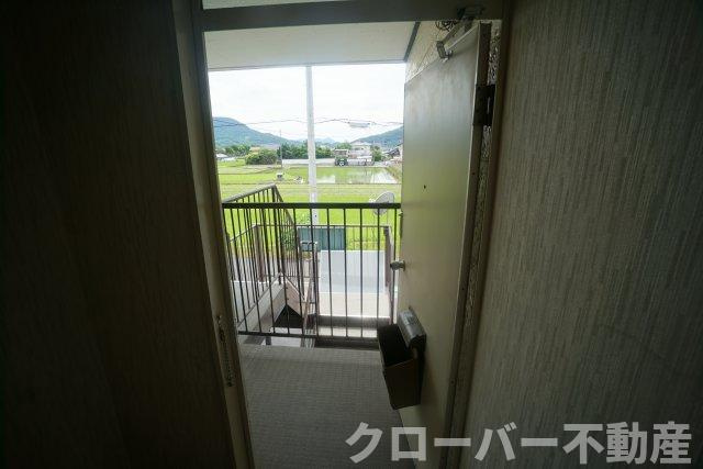 コーポサンライズの玄関