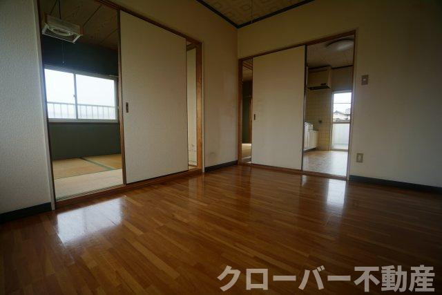 コーポサンライズの居間・リビング