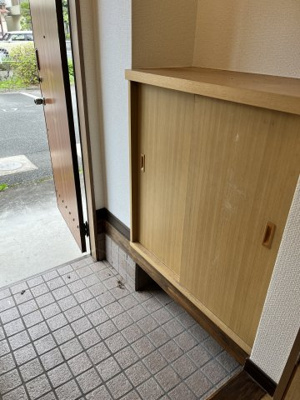 【玄関】 | 淡窓ハイムⅢ | 収納もある玄関です