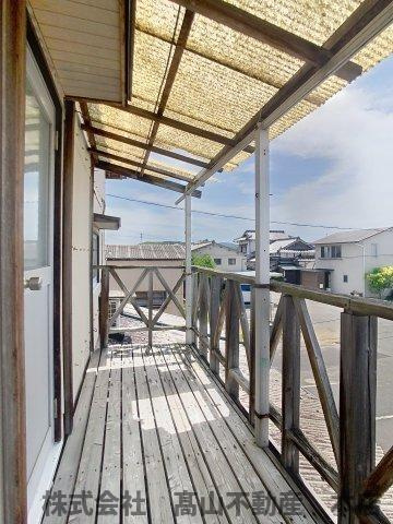 稲元滝口邸・南のバルコニー