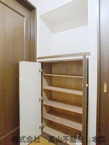 稲元滝口邸・南の収納