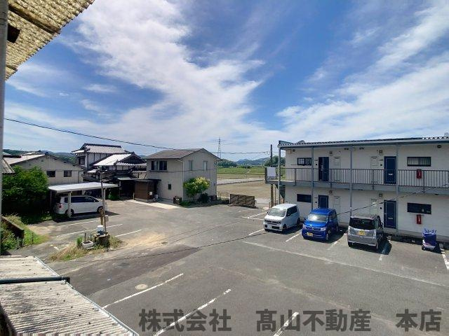稲元滝口邸・南の駐車場