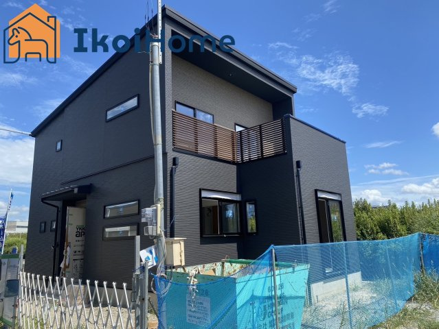 明石市大久保町八木　新築一戸建　第2期5号棟の駐車場|制振装置を採用した住宅を現在建築中です。敷地には2台駐車が可能です。日当たりも良好です！