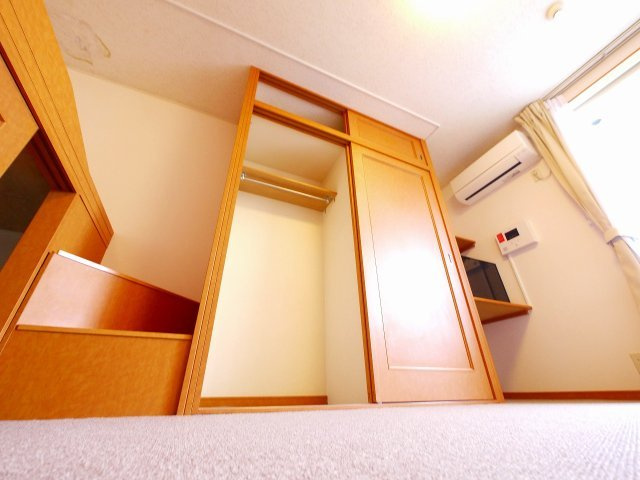 レオパレスＦｏｎｄ　Ｖｉｌｌａｇｅの収納|大きなものも収納できそうです