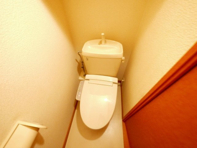レオパレスＦｏｎｄ　Ｖｉｌｌａｇｅのトイレ|コンパクトで使いやすいトイレです
