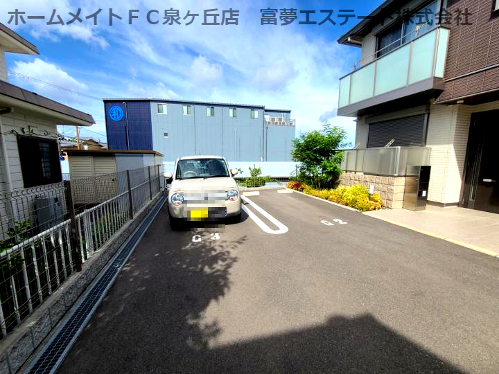 カーサレジオAの駐車場