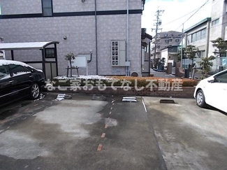 【駐車場】
