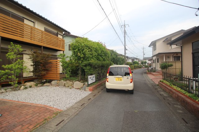 比企郡川島町八幡　中古戸建　東武東上線『若葉駅』バス18分　【中山小学区】の前面道路含む現地写真