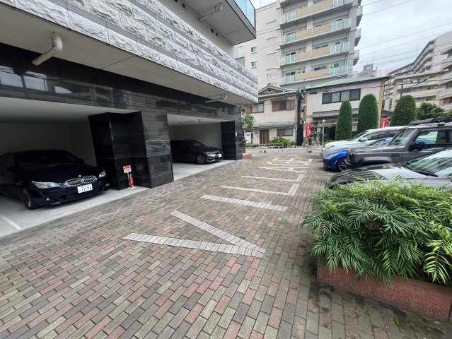 NORTH VILLAGE　BIRTH PLACEの駐車場