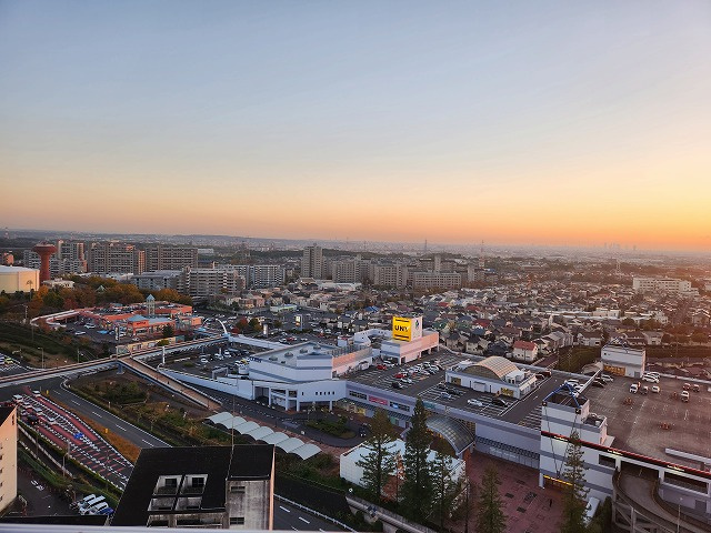 スカイステージ３３の展望|南側のバルコニーからは各所の花火が見えます