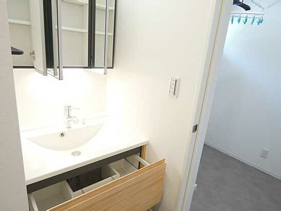 【独立洗面台】