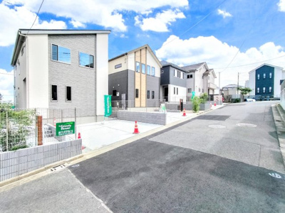 【前面道路含む現地写真】 | ◇◆千代ヶ丘8丁目新築全3棟3号棟◆◇ | ◆前面道路も幅員があり車の運転も安心！前面道路は閑静な住宅地。車通りの少ない道路です。お子様にも安心です。