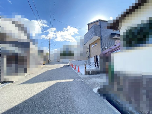 明石市松が丘3丁目　新築戸建の前面道路含む現地写真