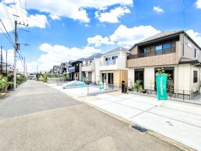 【前面道路含む現地写真】 | ◇◆荏田西5丁目新築全4棟　4号棟◆◇ | ◆その邸が魅せる、気品・上質・重厚感・極細やかさ、そのすべては訪れた者に安らぎと品性を与える特別な空間です。ここに住むからこそ意味がある。すべての（始まり）をここから迎えます。