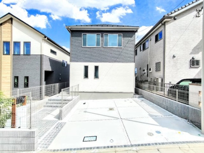 【外観】 | ◇◆千代ヶ丘8丁目新築全３棟１号棟◆◇ | ◆一戸建てを中心とした街並みが整然と続き、周辺は高い建物が建っていないので、緑の多い閑静な趣を感じる環境です。街並みや周辺環境も重要なポイントです！！