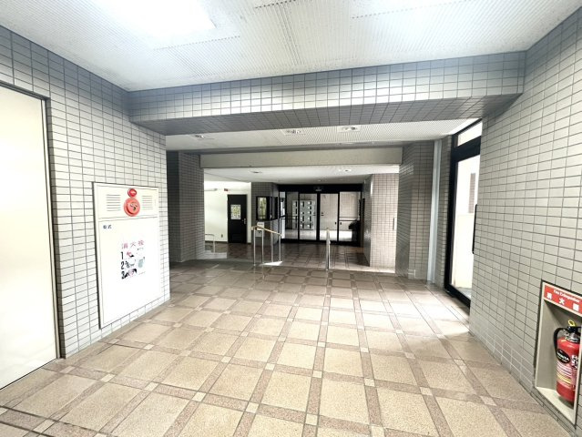 ファミリエール八乙女のエントランス