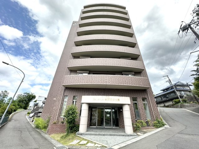 ヴェルビュ台原森林公園の外観