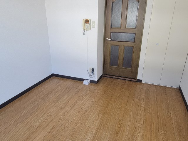 ユニバーシティ丸光の居間・リビング