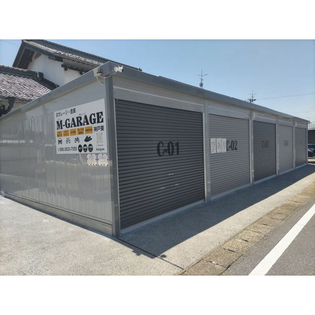 安八郡神戸町大字神戸の倉庫の駐車場