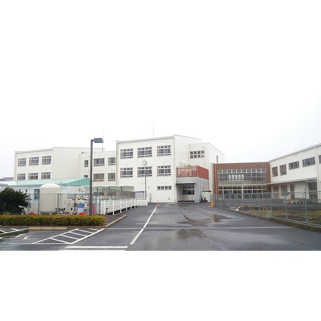 安八郡神戸町大字神戸の倉庫の周辺|神戸小学校