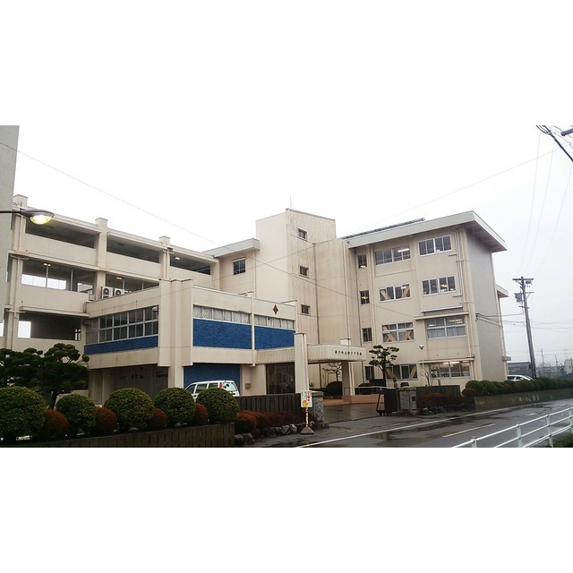 安八郡神戸町大字神戸の倉庫の周辺|神戸中学校