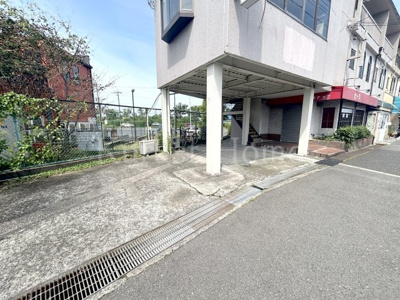 【駐車場】 | 平尾ビル　美原区平尾ロードサイドテナント