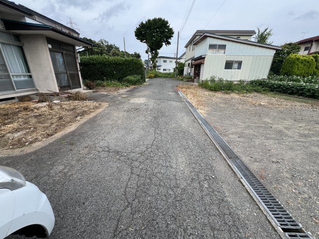 【前面道路含む現地写真】 | 米沢市太田町5丁目　売地 | 位置指定道路