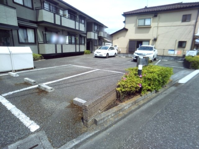 サンミッシェルTSの駐車場