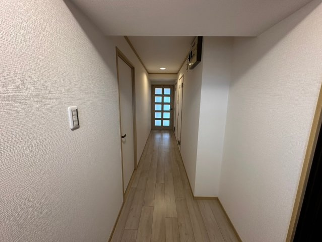 ライオンズマンション藤ヶ丘ガーデンのその他|各居室へ繋がる廊下部分。