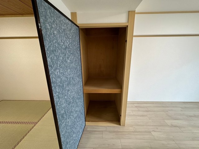 ライオンズマンション藤ヶ丘ガーデンの収納|あると嬉しい収納スペース！生活用品をすっきり片付けれます。