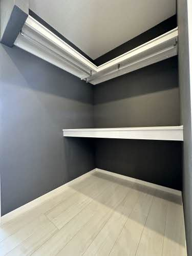 和泉市伯太町２丁目のハイツの収納