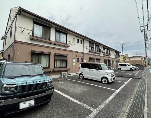 和泉市伯太町２丁目のハイツの駐車場
