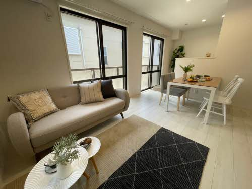 和泉市伯太町２丁目のハイツのロビー