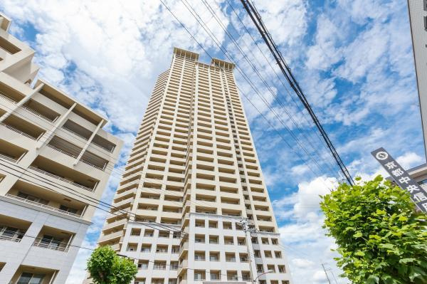 くずはタワーシティT棟の外観|新しい生活にいかがでしょうか？外観はお住まいの顔になります。こだわりたいポイントですね。水回りリフォームやリノベーションも承ってます。
■現地見学・資金計画相談・住宅ローン相談もお問合せ受付中■