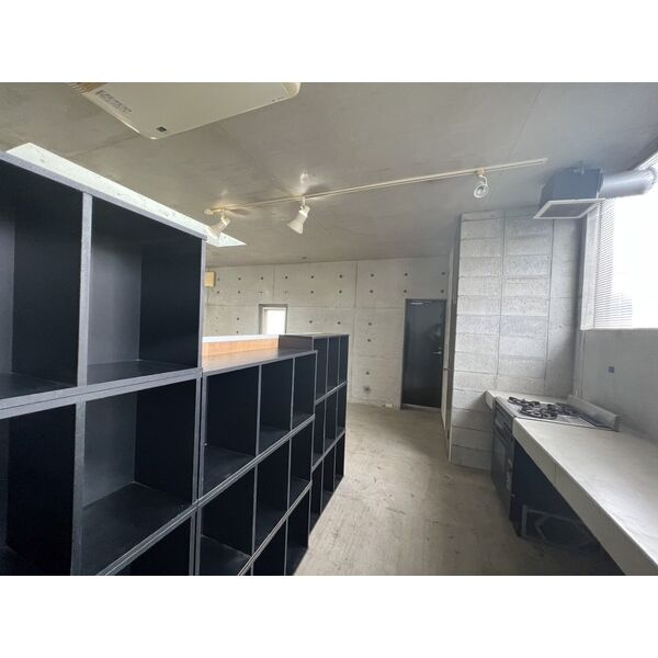 東境町　貸テナントの内装