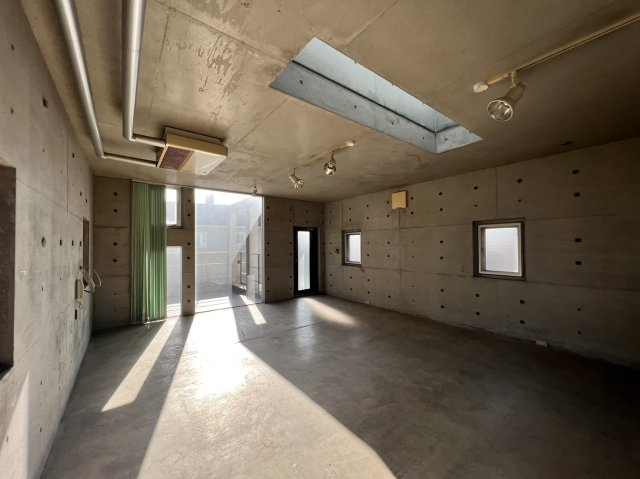 東境町　貸テナントの内装