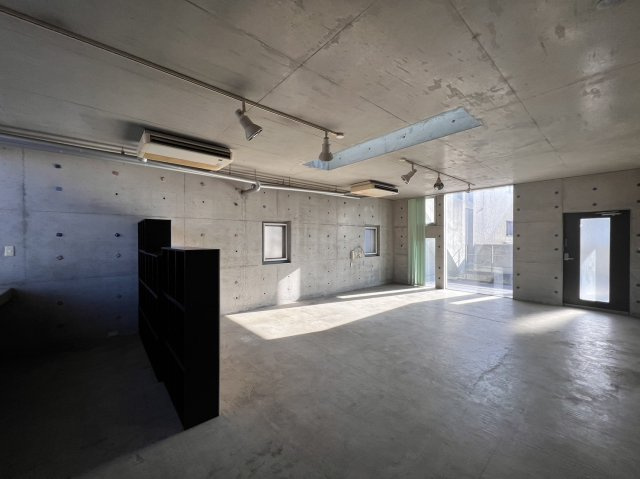 東境町　貸テナントの内装