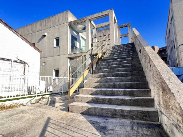 東境町　貸テナントの外観