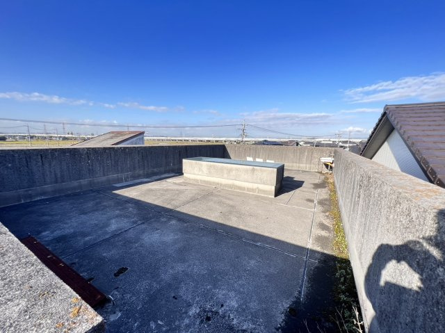 東境町　貸テナントの内装