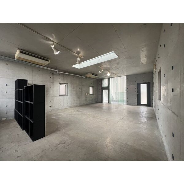 東境町　貸テナントの内装