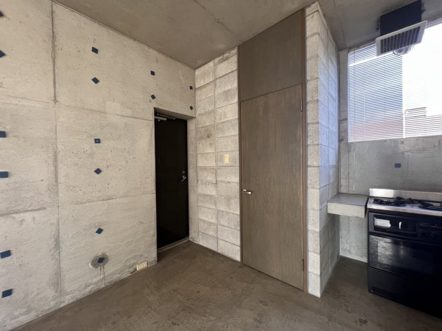 東境町　貸テナントの内装