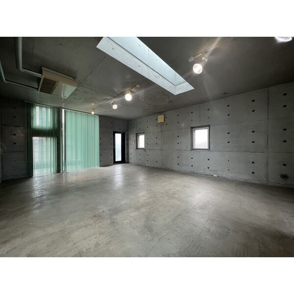 東境町　貸テナントの内装