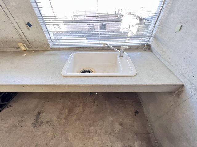 東境町　貸テナントの洗面所